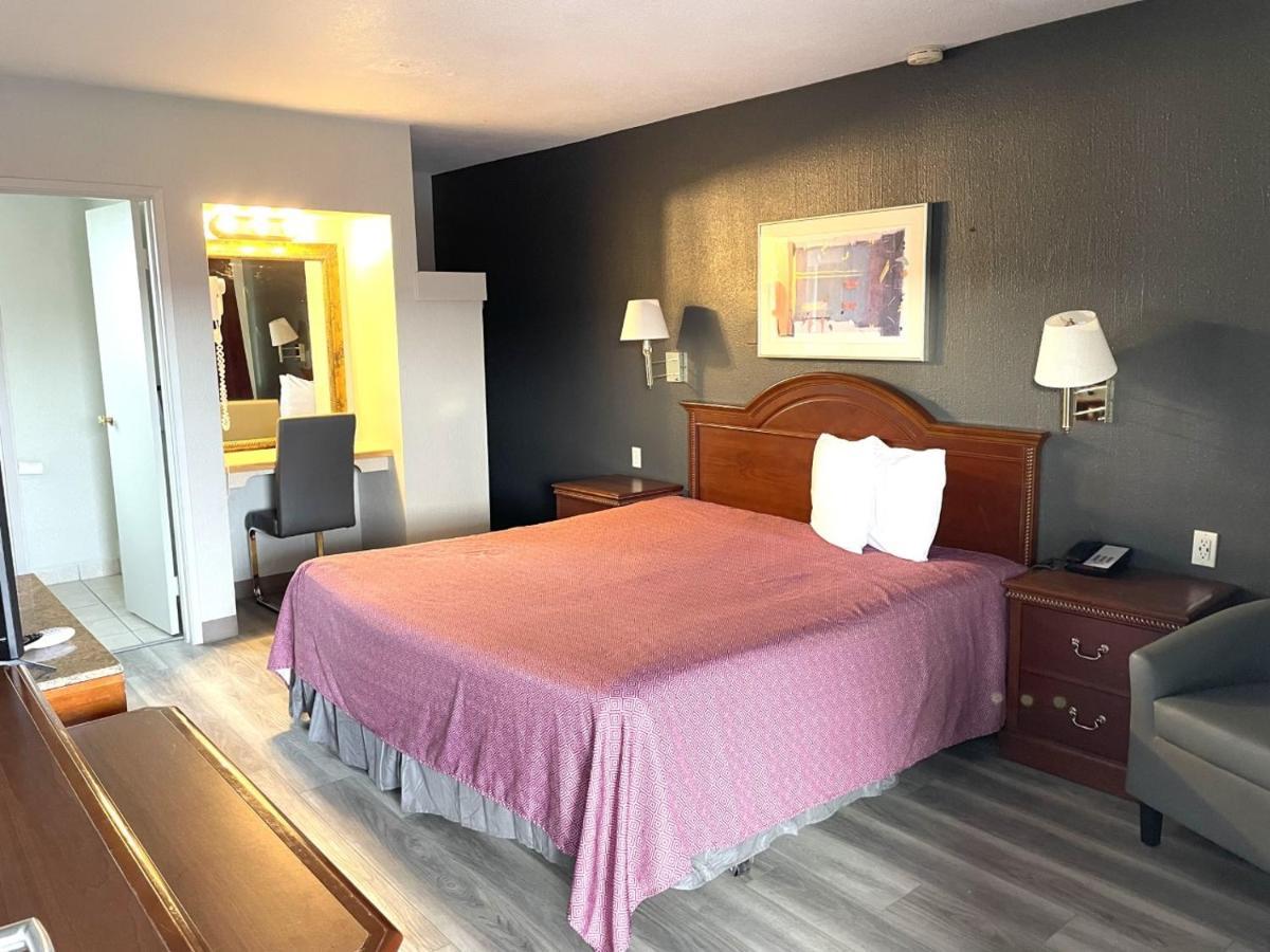 Downtown Inn Уеначи Екстериор снимка
