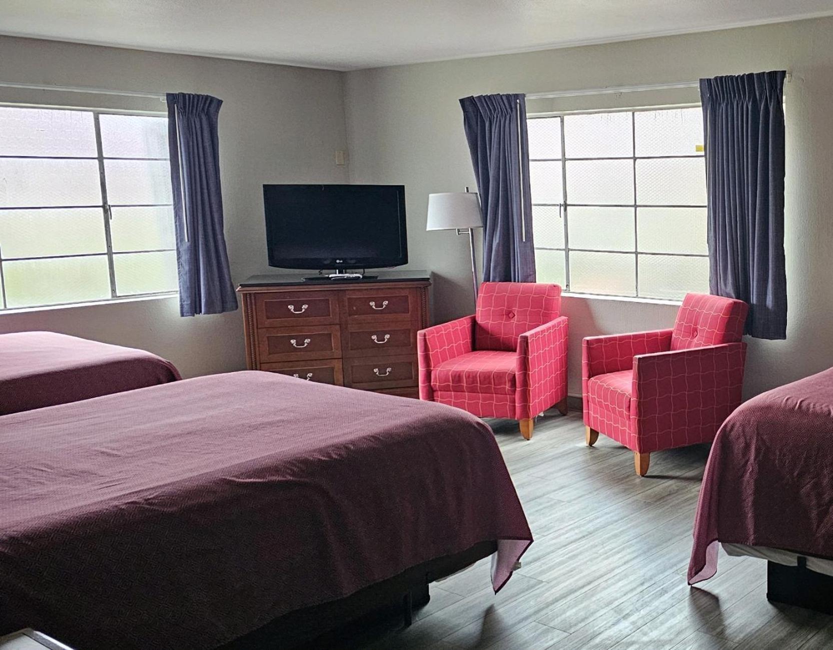 Downtown Inn Уеначи Екстериор снимка