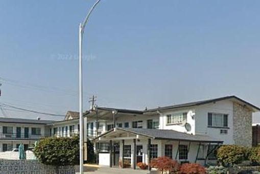 Downtown Inn Уеначи Екстериор снимка